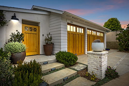 Twilight Photography of a home with garage door